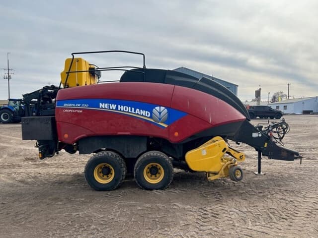 Image of New Holland BB330S equipment image 3