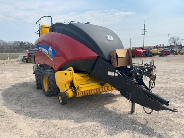 Image of New Holland Big Baler 330 equipment image 2