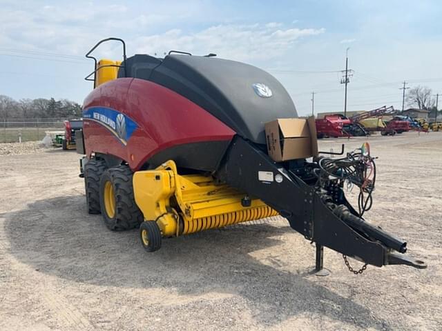 Image of New Holland Big Baler 330 CropCutter equipment image 2