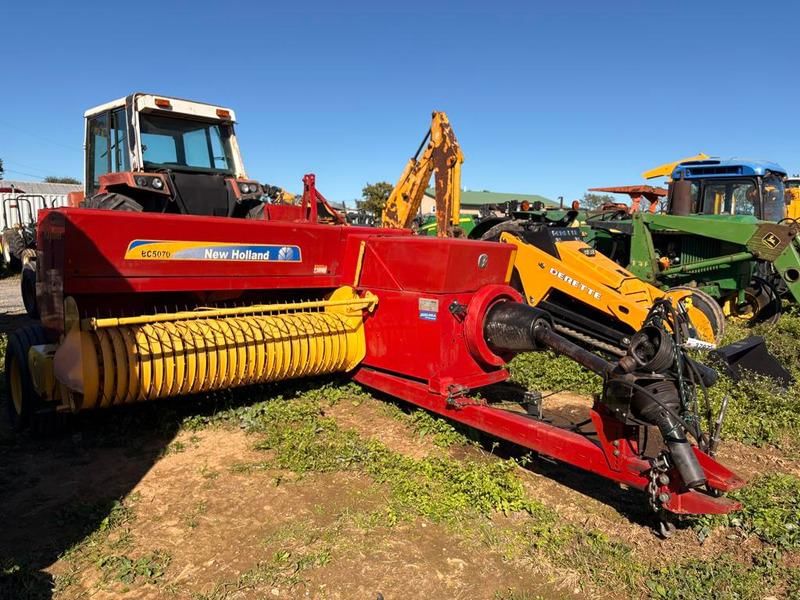 2015 New Holland BC5070 Equipment Image0