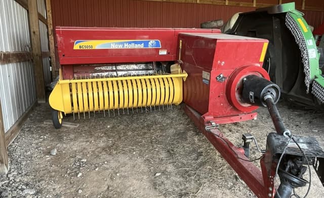 Image of New Holland BC5050 equipment image 1