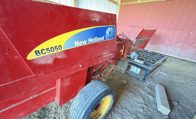 Image of New Holland BC5050 equipment image 2