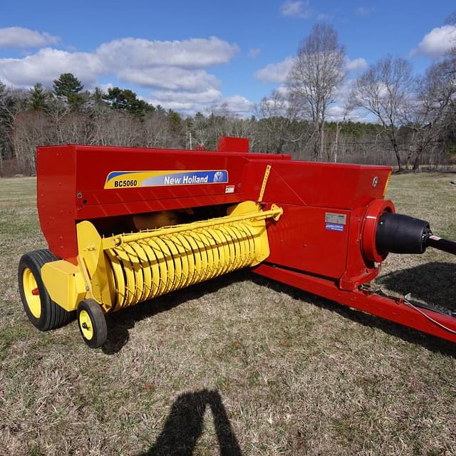 Image of New Holland BC5060 equipment image 2