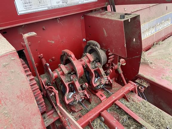 Image of New Holland BC5070 equipment image 3