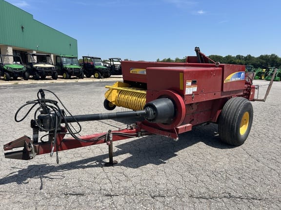 2015 New Holland BC5070 Equipment Image0