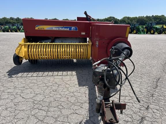 Image of New Holland BC5070 equipment image 2