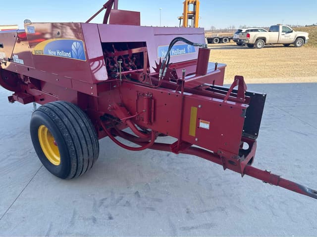 Image of New Holland BC5070 equipment image 4