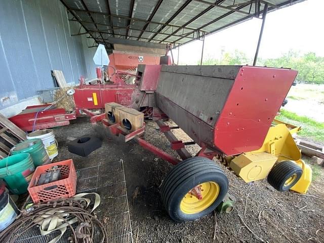 Image of New Holland BC5070 equipment image 3