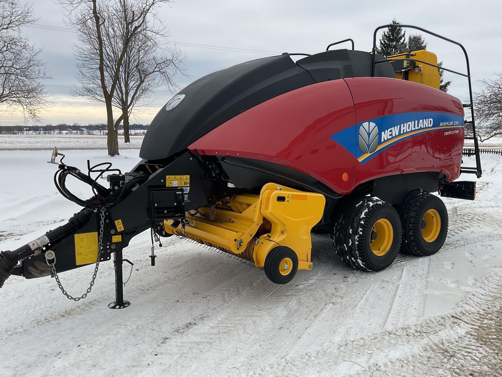 2015 New Holland Big Baler 330 Equipment Image0