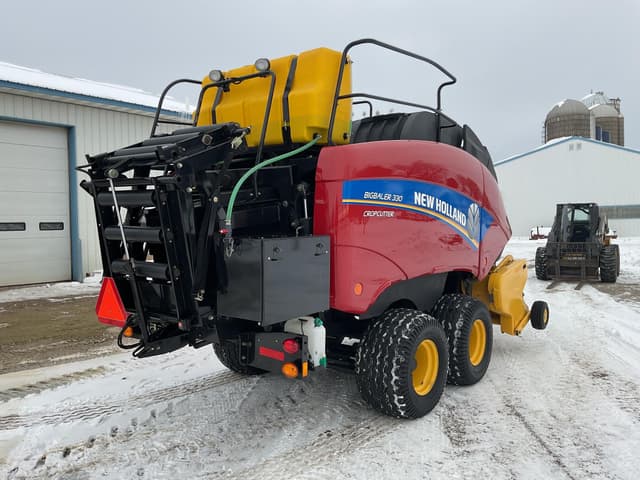 Image of New Holland Big Baler 330 equipment image 3