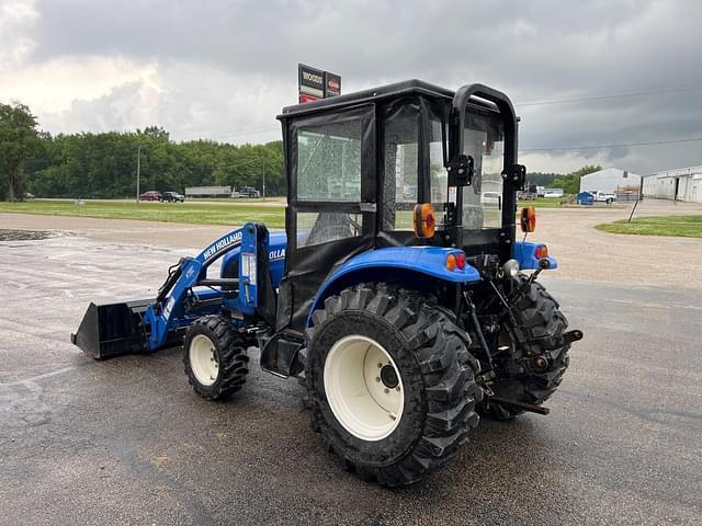 Image of New Holland Boomer 33 equipment image 4