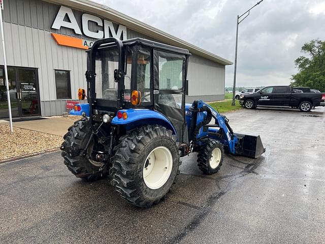 Image of New Holland Boomer 33 equipment image 2