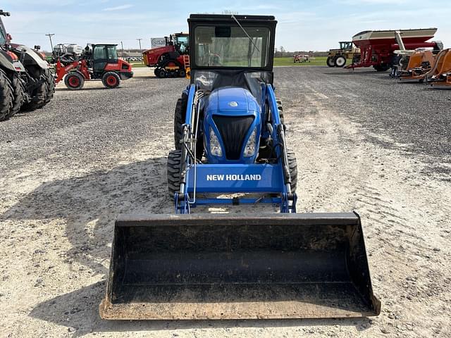 Image of New Holland Boomer 33 equipment image 2