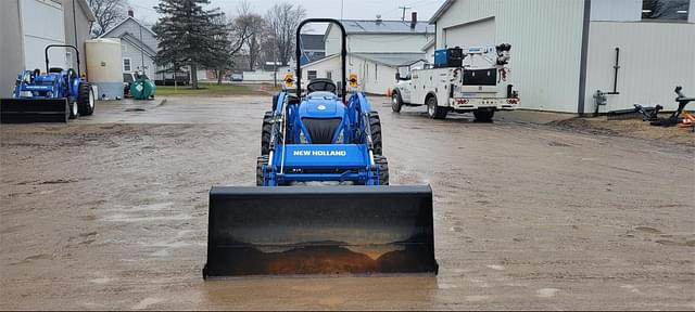 Image of New Holland Boomer 33 equipment image 1