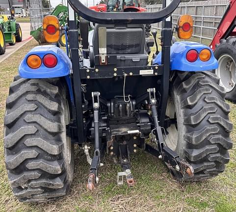 Image of New Holland Boomer 33 equipment image 3