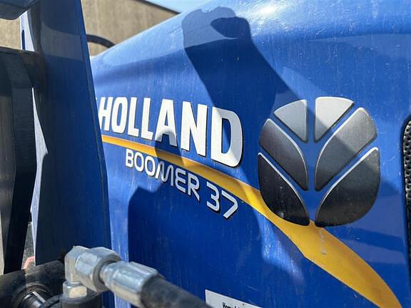 Image of New Holland Boomer 37 equipment image 4