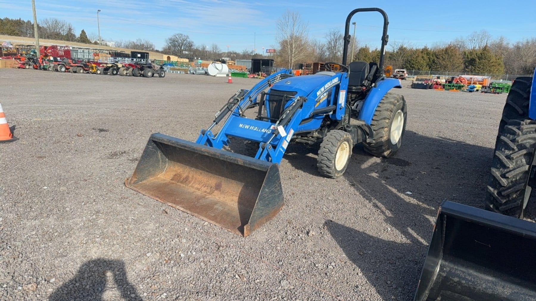 2015 New Holland Boomer 37 Equipment Image0