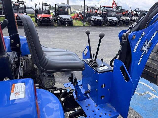 Image of New Holland Boomer 47 equipment image 4