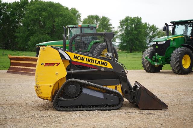 Image of New Holland C227 equipment image 3