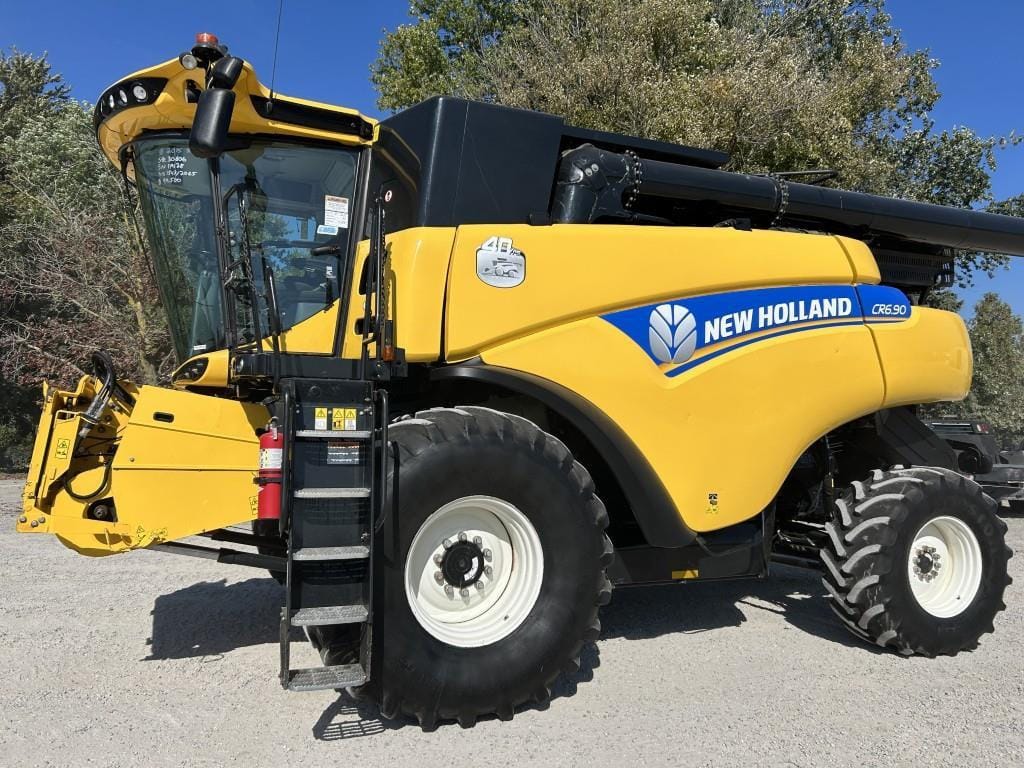 2015 New Holland CR6.90 Equipment Image0