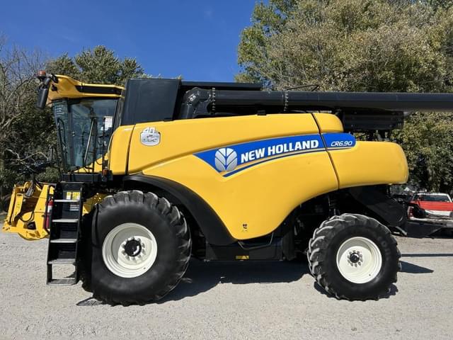 Image of New Holland CR6.90 equipment image 2
