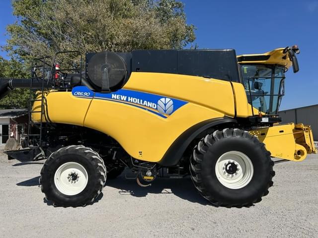 Image of New Holland CR6.90 equipment image 3