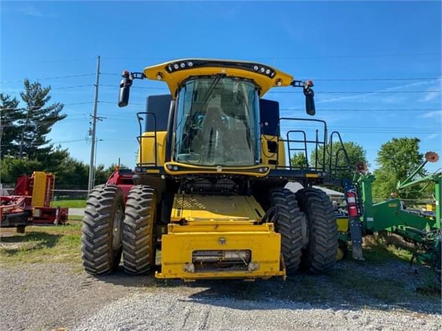 Image of New Holland CR6.90 equipment image 3