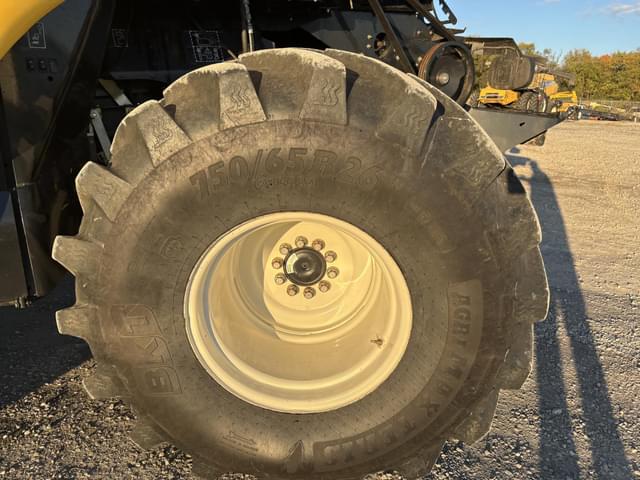 Image of New Holland CR8.90 equipment image 3