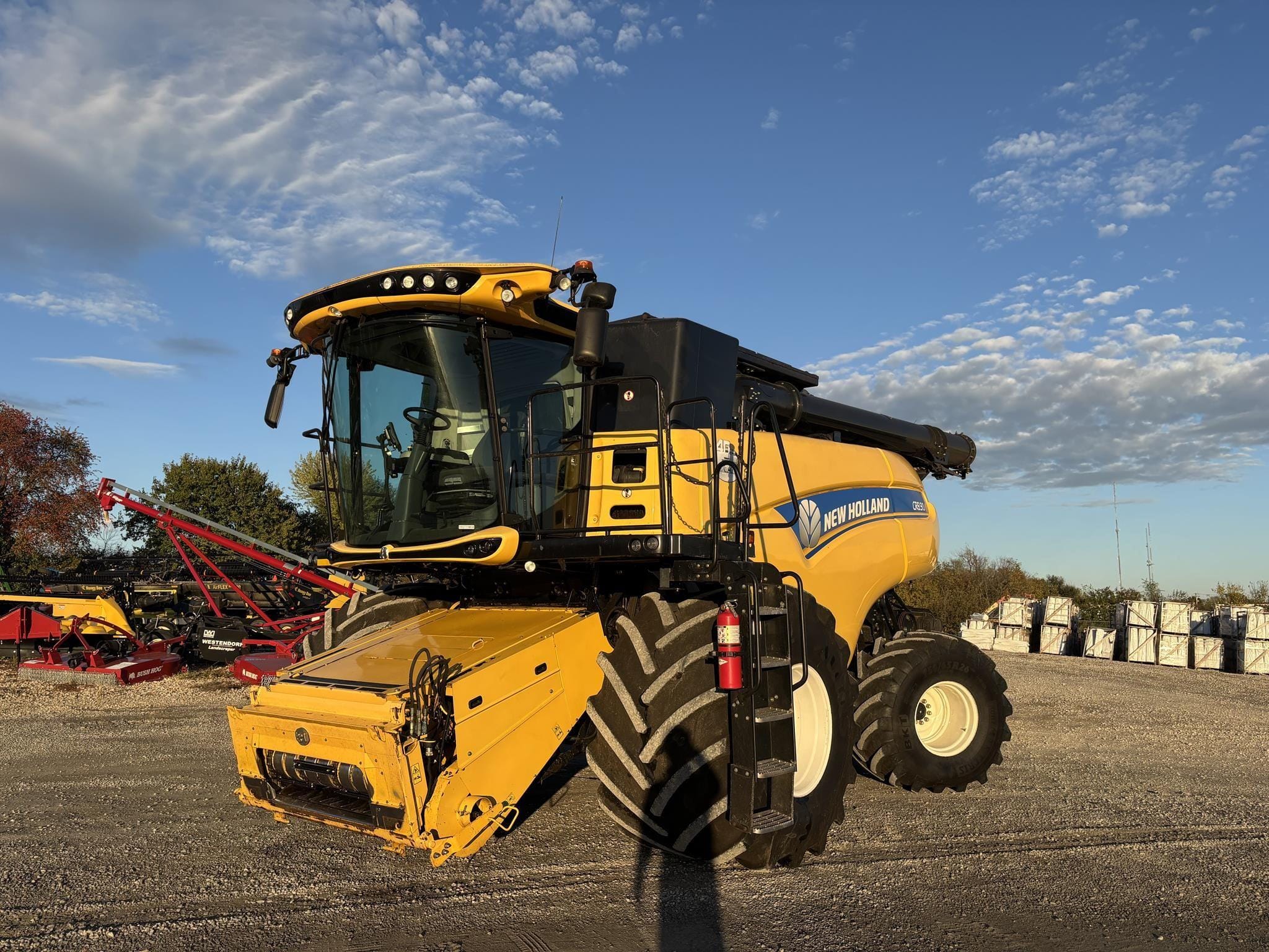 2015 New Holland CR8.90 Equipment Image0