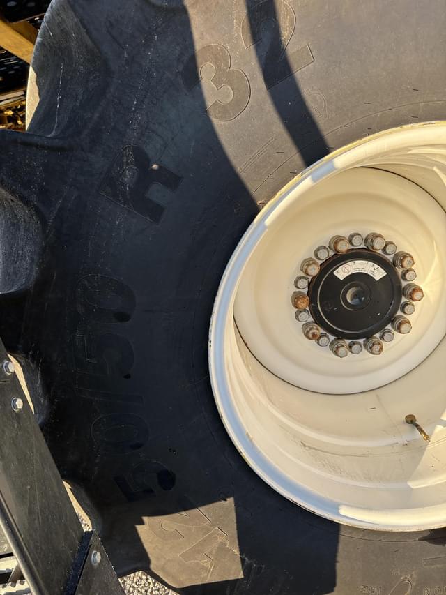 Image of New Holland CR8.90 equipment image 2