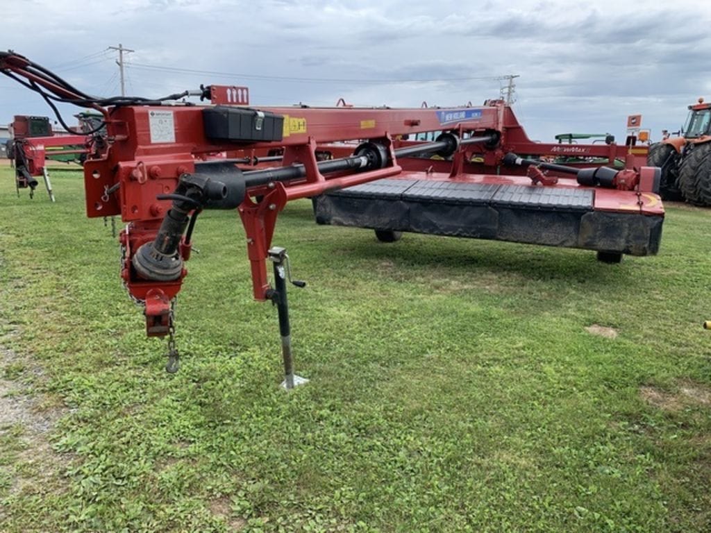 2015 New Holland 313 Equipment Image0