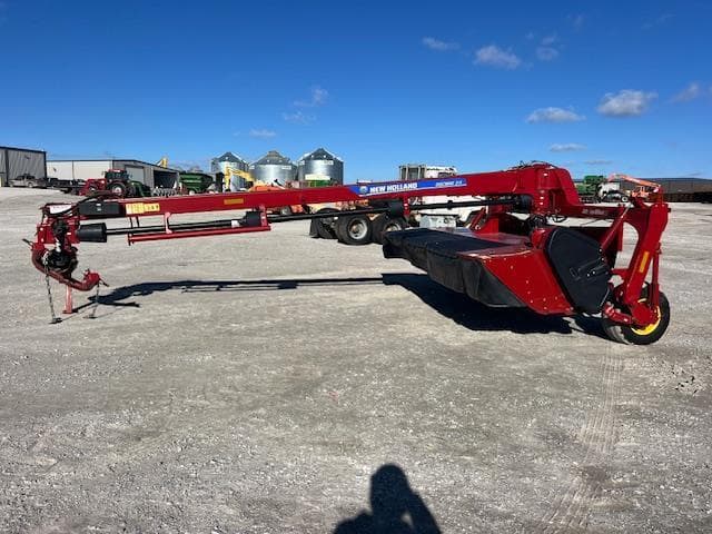 Image of New Holland 313 equipment image 2