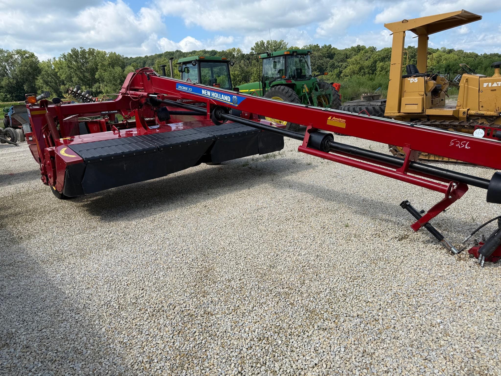 2015 New Holland 313 Equipment Image0