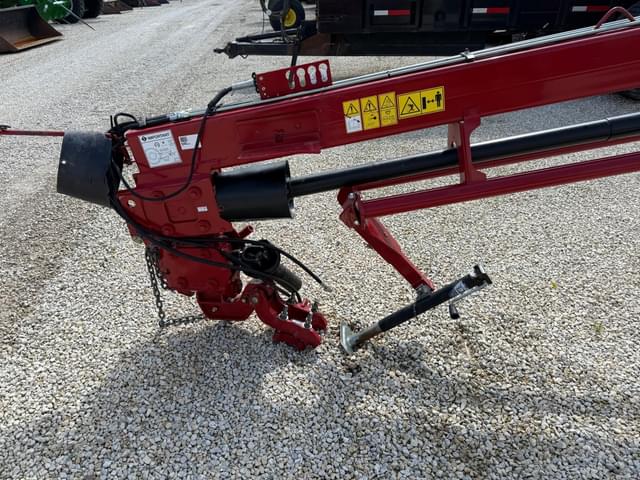 Image of New Holland 313 equipment image 3