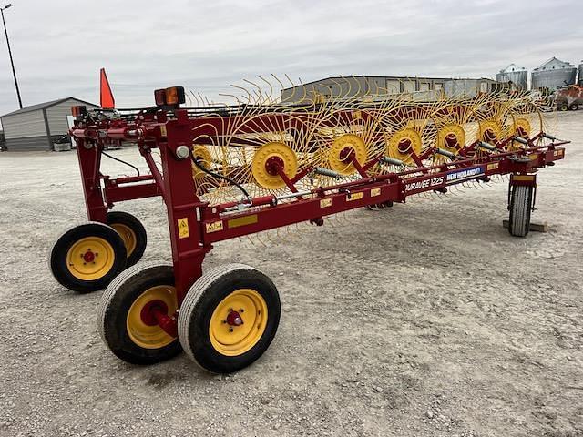 Image of New Holland Duravee 1225 equipment image 4