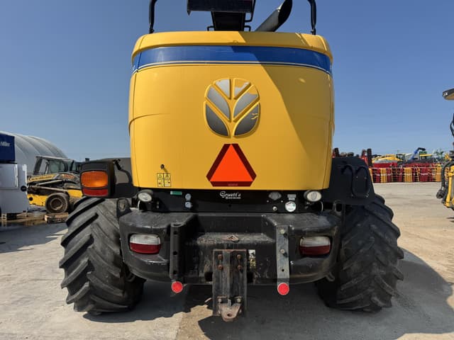 Image of New Holland FR600 equipment image 3