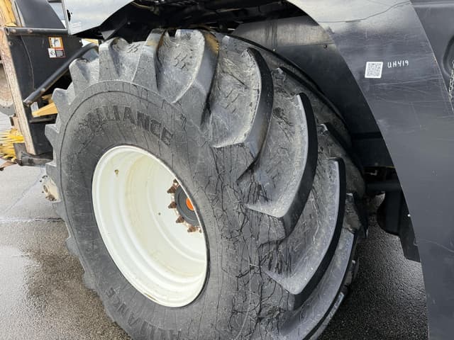 Image of New Holland FR700 equipment image 3
