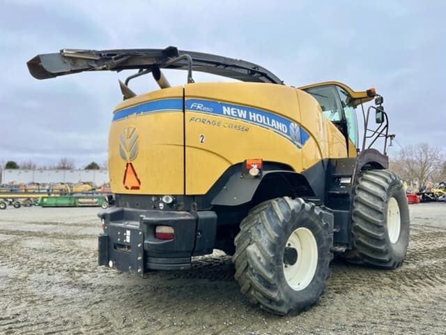 Image of New Holland FR850 equipment image 4