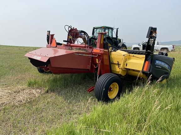 Image of New Holland H7150 equipment image 3