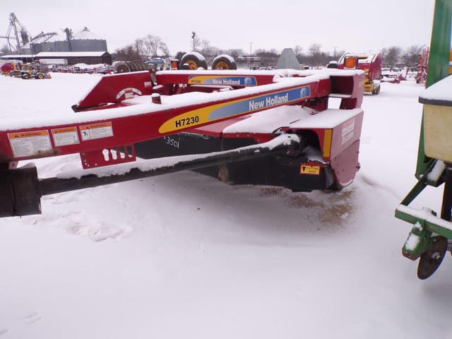 Image of New Holland H7230 equipment image 3