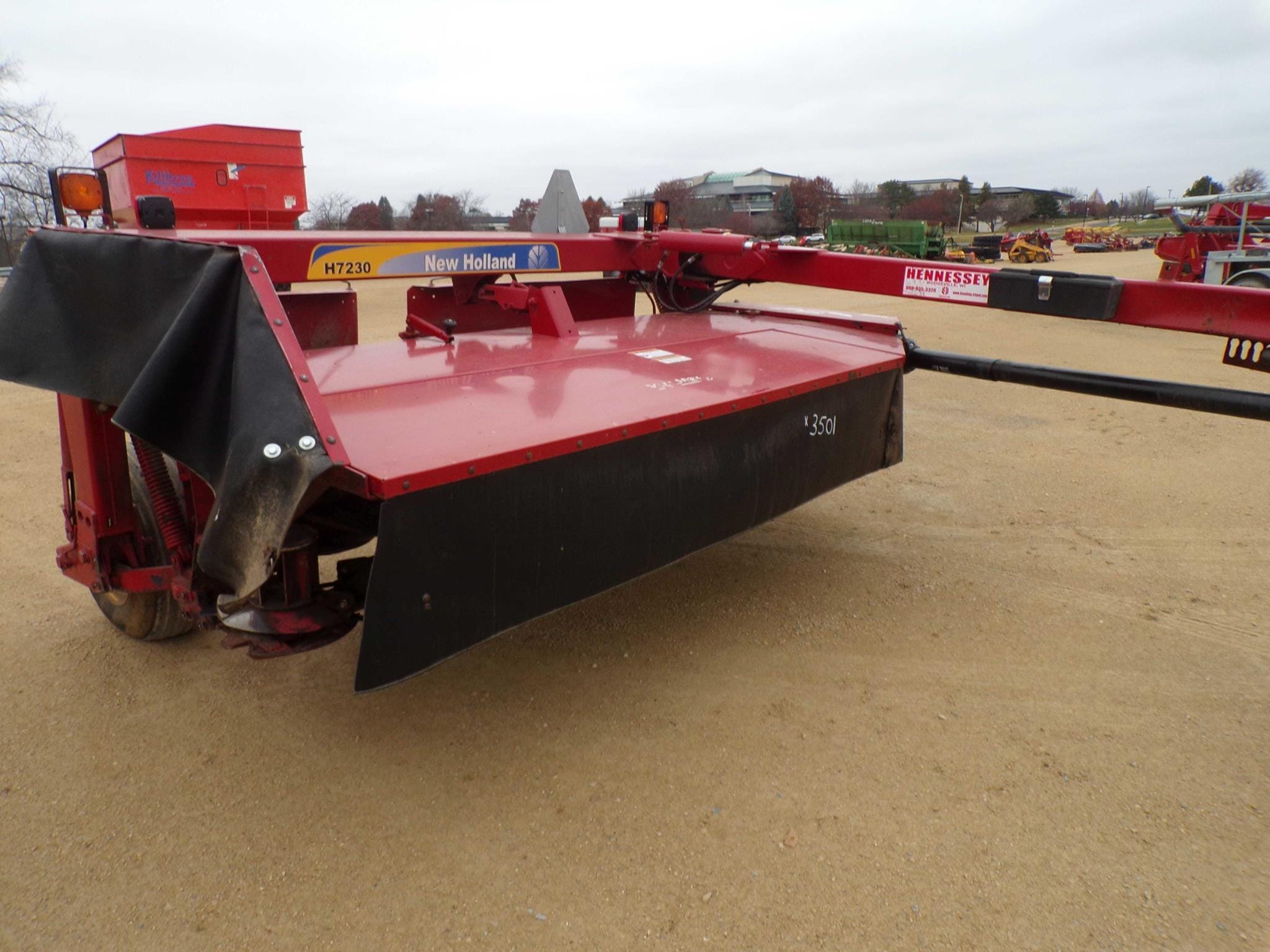 2015 New Holland H7230 Equipment Image0