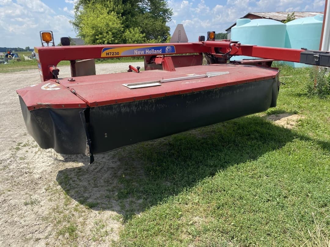 Image of New Holland H7230 Primary image