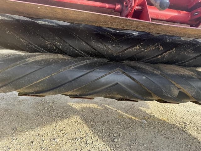 Image of New Holland H7230 equipment image 4