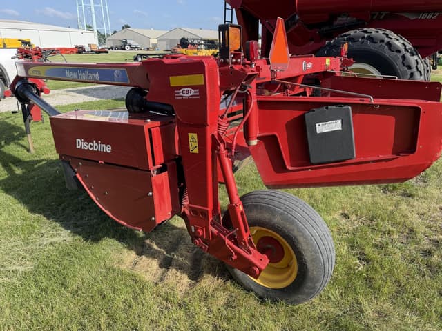 Image of New Holland H7230 equipment image 2