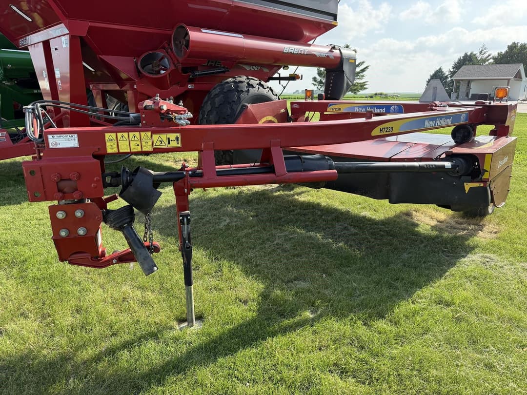 Image of New Holland H7230 Primary image