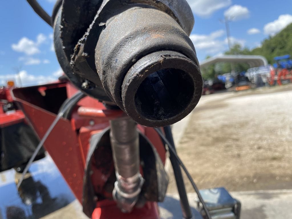 2015 New Holland H7330 Equipment Image0