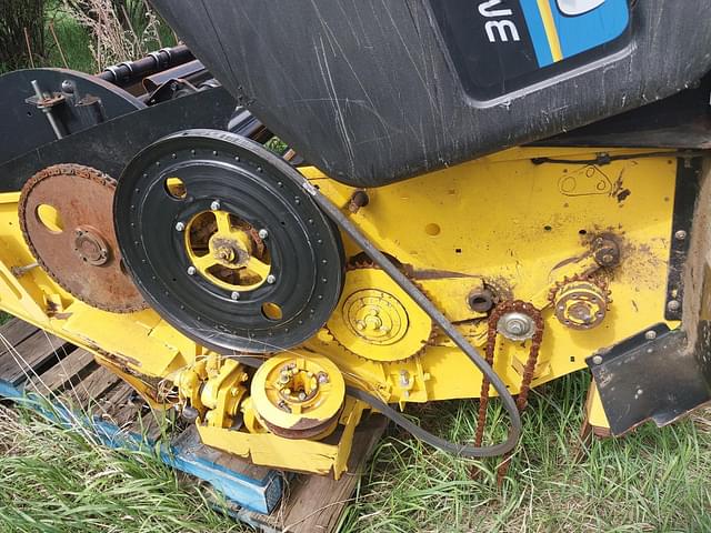 Image of New Holland Haybine 18HS equipment image 4