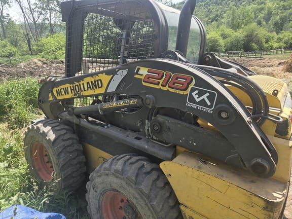 2015 New Holland L218 Equipment Image0