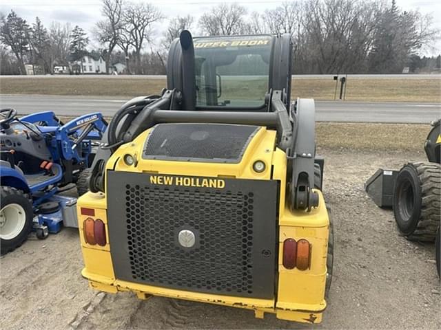 Image of New Holland L218 equipment image 2