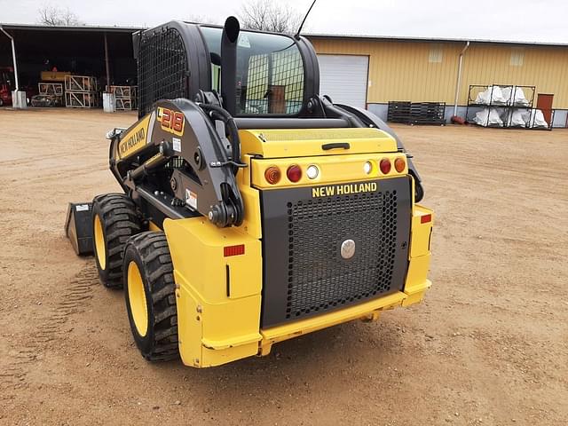 Image of New Holland L218 equipment image 1